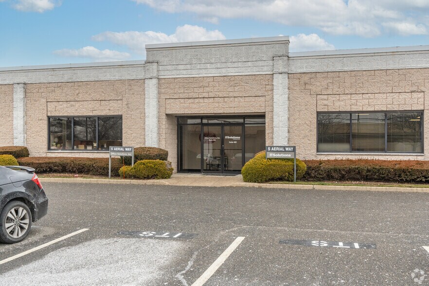 More Photos Of 5 Aerial Way, Syosset Light Manufacturing For Lease