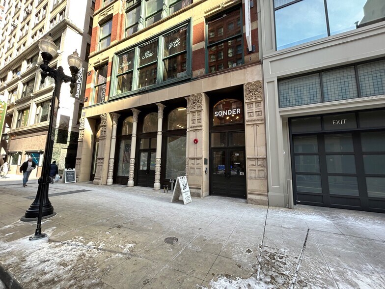 More Photos Of 17 S Wabash Ave, Chicago Loft Creative Space For Lease