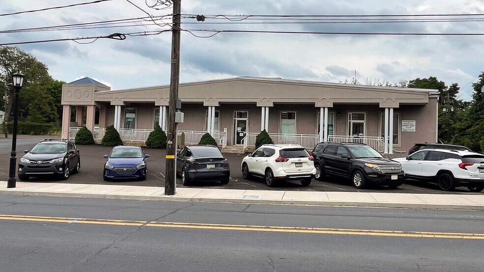 More Photos Of 25 N Main St, Coopersburg Medical For Lease