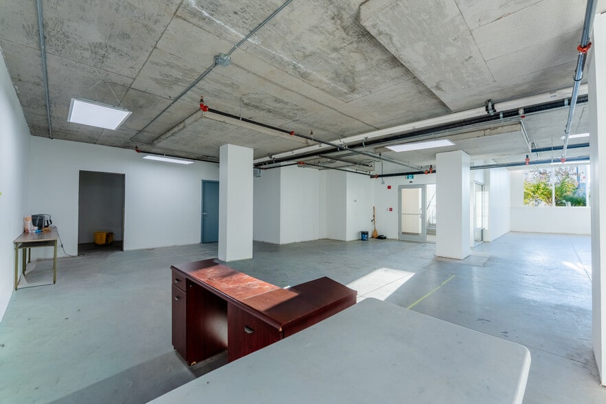 More Photos Of 1637 Bank St, Ottawa Storefront Retail Office For Lease