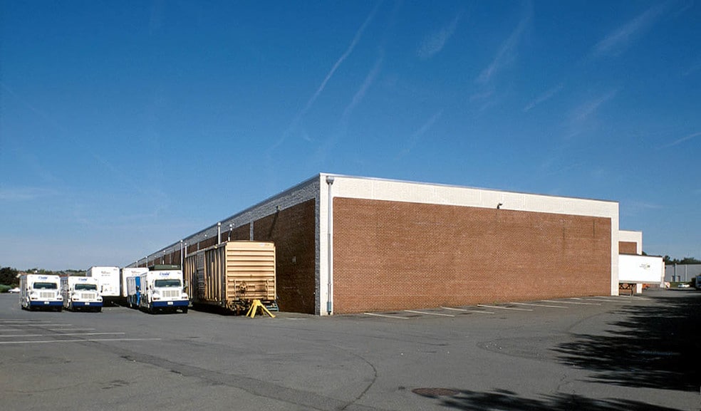 More Photos Of 6636-6672 Fleet Dr, Alexandria Warehouse For Lease