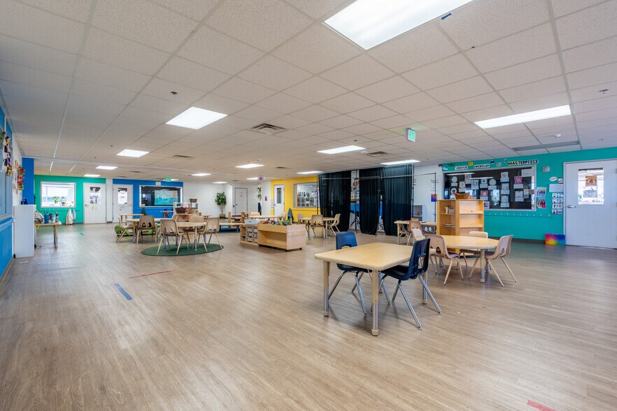 More Photos Of 200 E Mitchell Dr, Phoenix Office For Sale