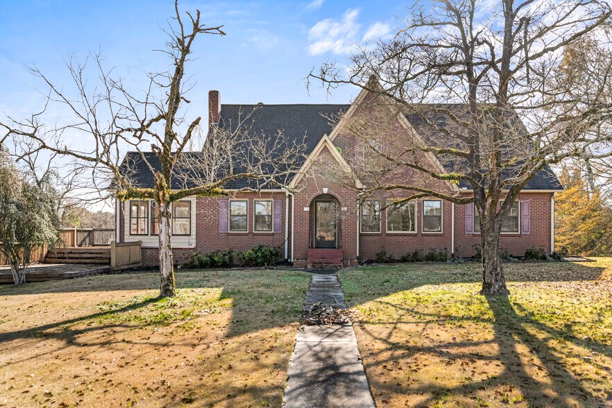 More Photos Of 1348 3rd St SE, Cullman Office For Sale