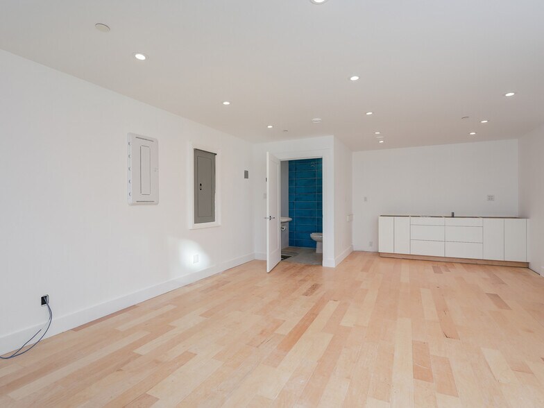 More Photos Of 1105 Pandora Ave, Victoria Apartments For Sale