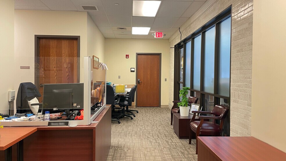 More Photos Of 240 Union Station Plz, Bethlehem Office For Sale