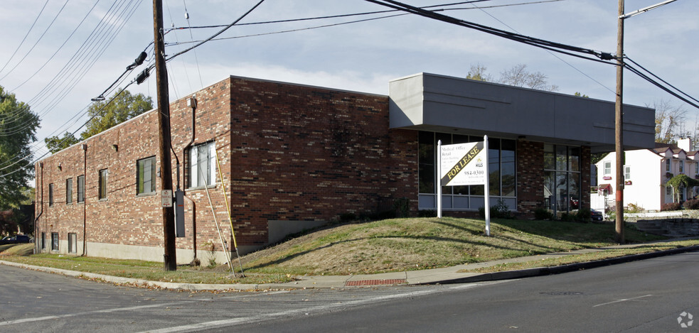 Primary Photo Of 7420 Montgomery Rd, Silverton Office For Lease