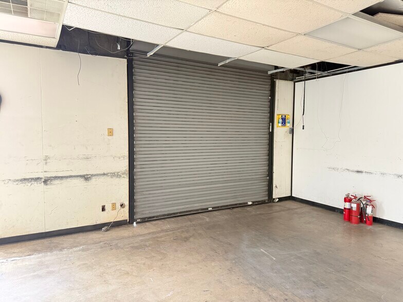 More Photos Of 1606 Headway Cir, Austin Light Manufacturing For Lease