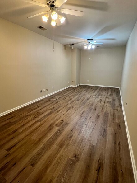 More Photos Of 2728 Chandalar Place Dr, Pelham Light Distribution For Lease