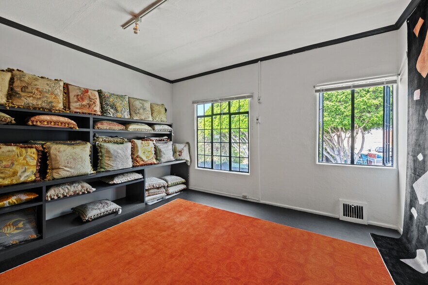 More Photos Of 666 N Robertson Blvd, West Hollywood Loft Creative Space For Sale