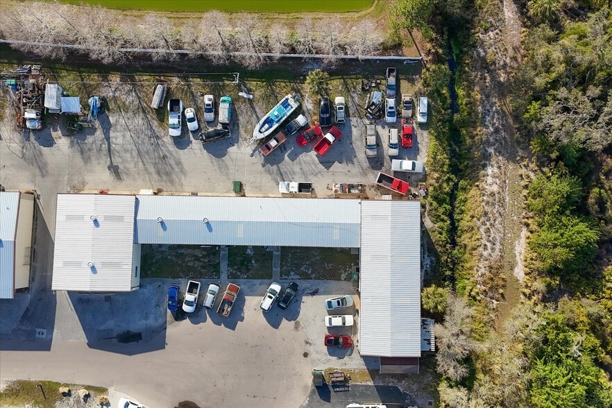 More Photos Of 5623-5627 Lawton Dr, Sarasota Warehouse For Sale