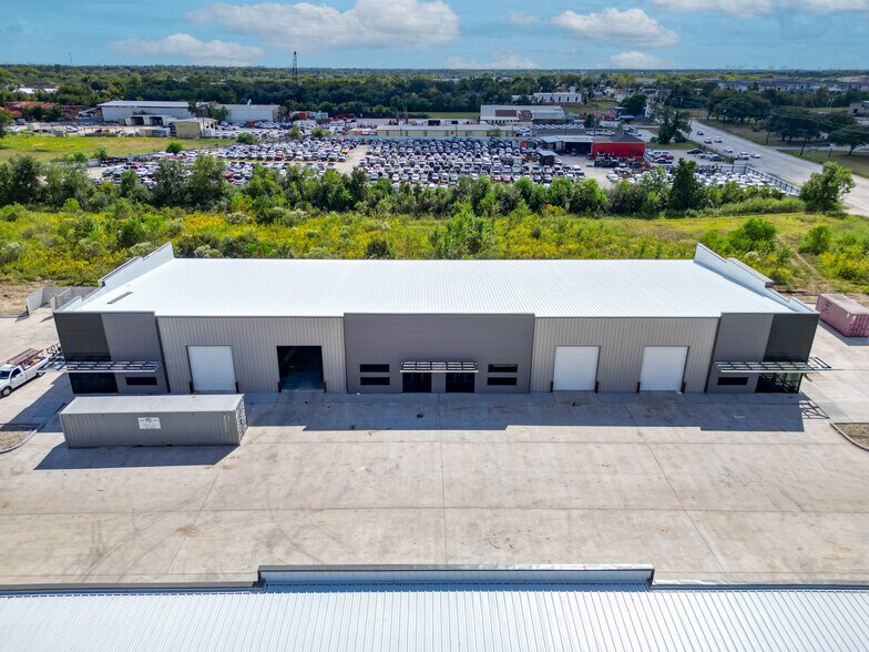 More Photos Of 5279 N Main St, Baytown Unknown For Lease