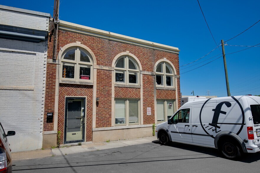 More Photos Of 1726 Altamont Ave, Richmond Warehouse For Lease