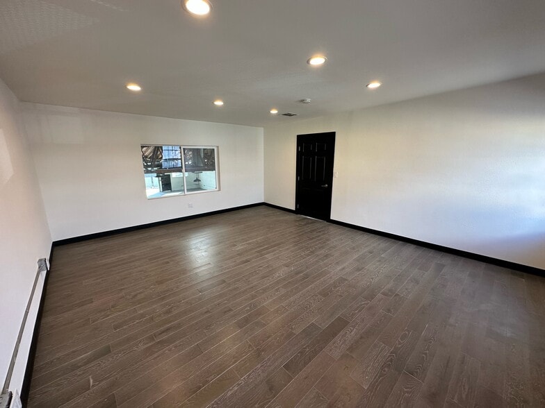 More Photos Of 4116 W Jefferson Blvd, Los Angeles Industrial For Lease