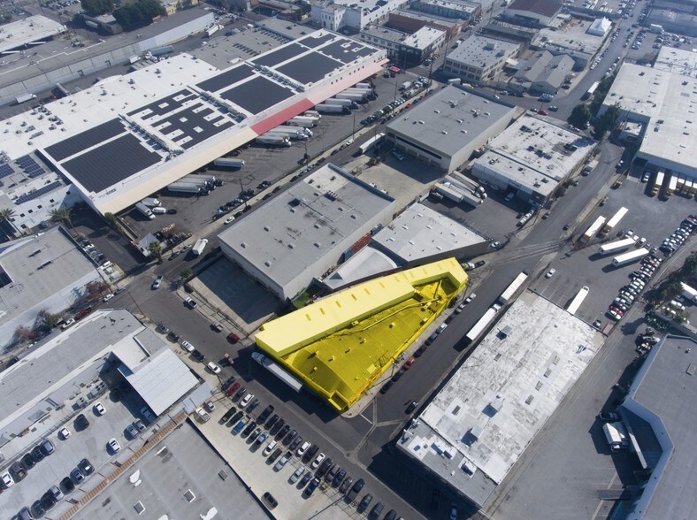 More Photos Of 1000 Lawrence St, Los Angeles Warehouse For Sale