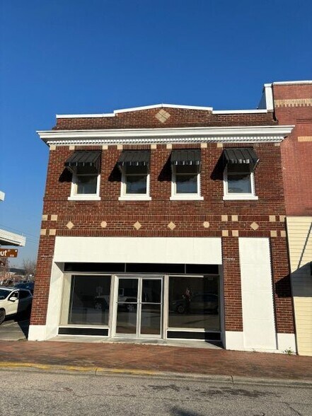 More Photos Of 424 N Chestnut St, Lumberton Office For Lease
