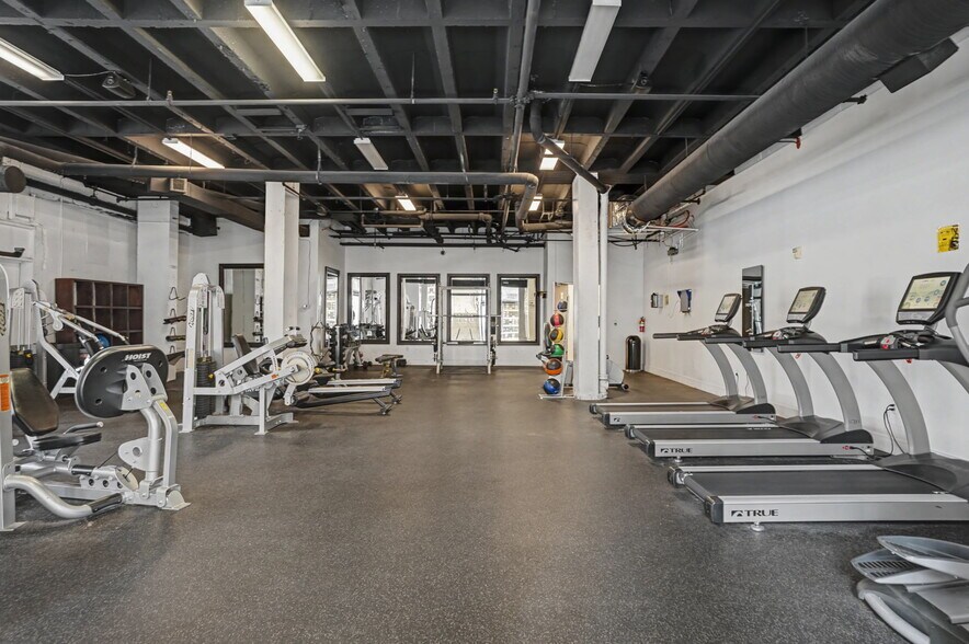 More Photos Of 102 E Liberty St, Savannah Apartments For Lease