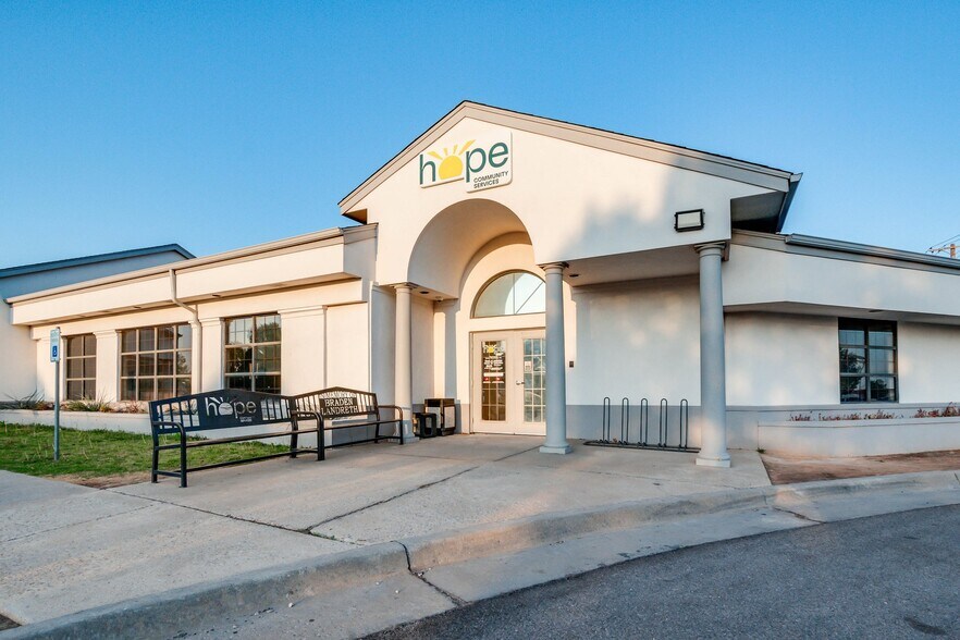 More Photos Of 416 SW 79th St, Oklahoma City Office For Sale