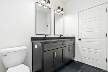 More Photos Of 580 Pride Ave, Auburn Specialty For Sale