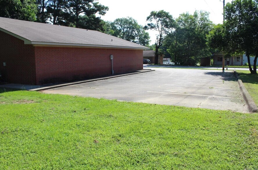 More Photos Of 527 N Main St, Nashville Office For Sale