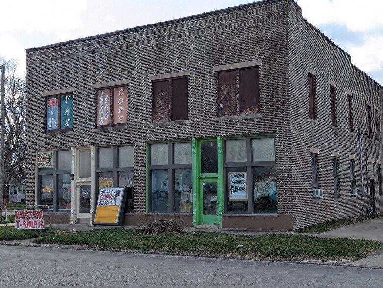 More Photos Of 701 N 22nd St, Mattoon Freestanding For Sale