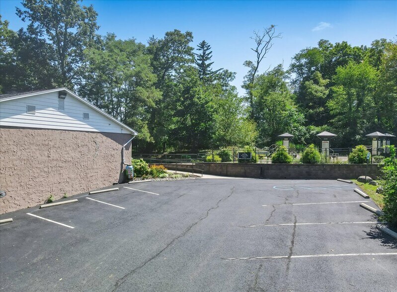 More Photos Of 6683 PA-191, Cresco Flex For Sale