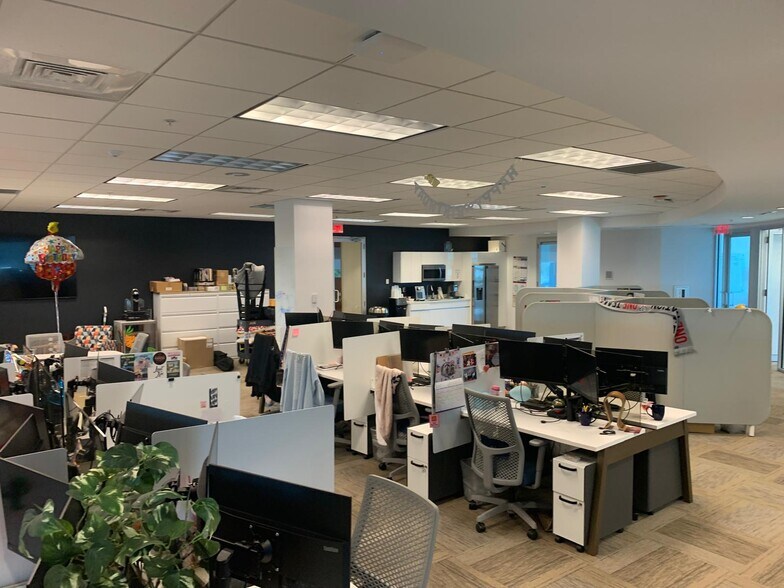 More Photos Of 2301 NW 87th Ave, Doral Office Residential For Lease