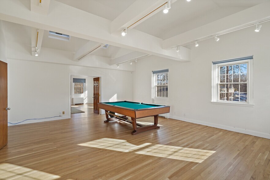 More Photos Of 254-256 Katonah Ave, Katonah Bank For Lease