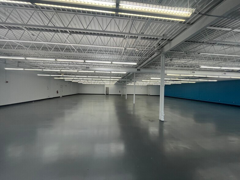 More Photos Of 1600-1620 White Bear Ave N, Saint Paul Unknown For Lease