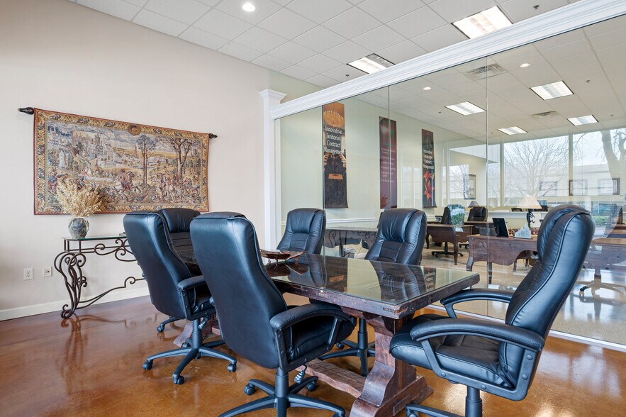 More Photos Of 975 Cobb Place Blvd NW, Kennesaw Flex For Sale