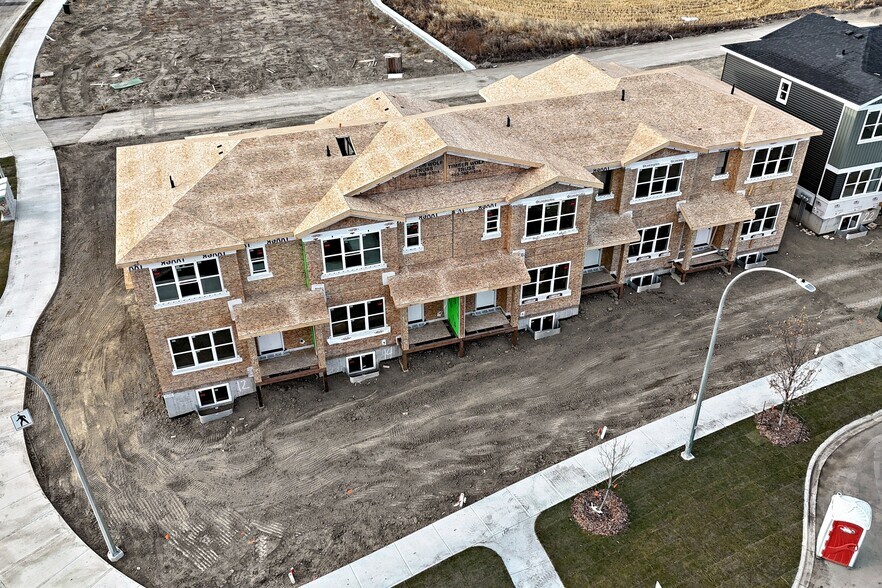 More Photos Of 22 Grayhawk Blvd, Sylvan Lake Apartments For Sale