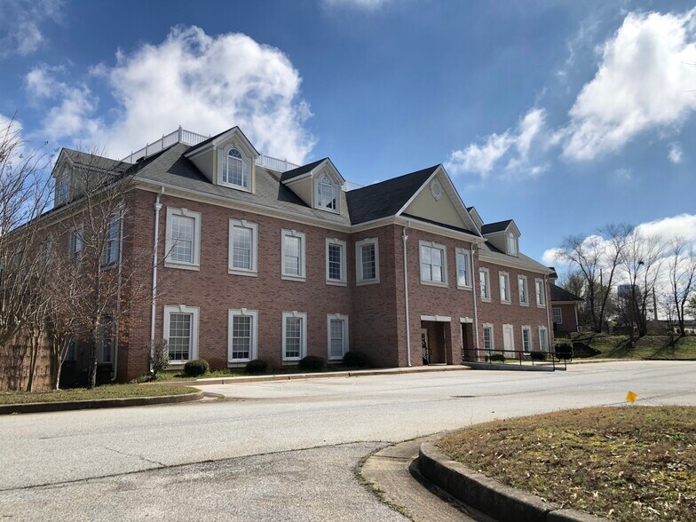 Primary Photo Of 1261 Commercial Dr SW, Conyers Medical For Lease