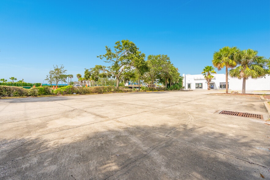 More Photos Of 118 Fairview Ave, Daytona Beach Freestanding For Sale