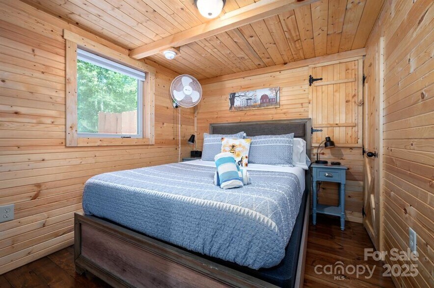 More Photos Of 127 Deer Hill Ln, Weaverville Specialty For Sale