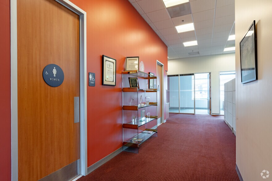 More Photos Of 880 Parkview Dr N, El Segundo Office For Sale