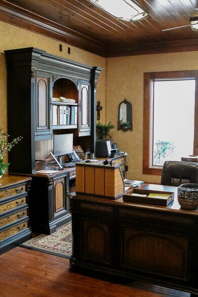 More Photos Of 404 Wynn Dr, Jacksonville Loft Creative Space For Sale