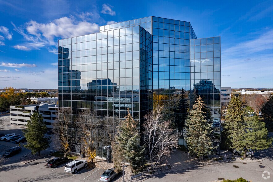 More Photos Of 100 Allstate Pky, Markham Office For Lease