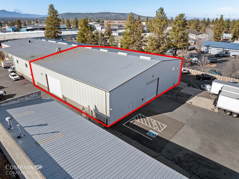 More Photos Of 110 SE 9th St, Bend Manufacturing For Lease