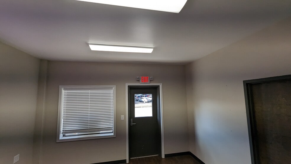 More Photos Of Four Wheel Dr, Duluth Warehouse For Lease