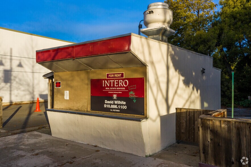 More Photos Of 3210 Castro Valley Blvd, Castro Valley Storefront Retail Residential For Lease