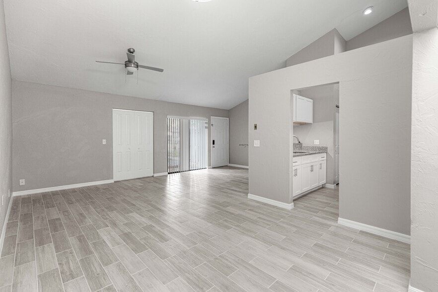 More Photos Of 4151 SE 22nd Ave, Ocala Apartments For Sale