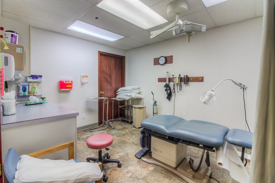 More Photos Of 504 N 40th Ave, Yakima Medical For Sale