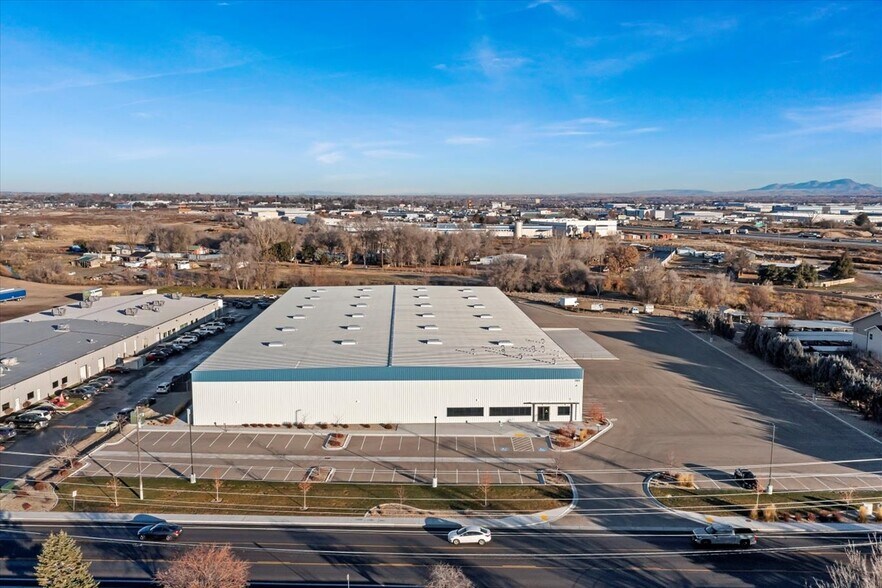 More Photos Of 3515 E Linden St, Caldwell Manufacturing For Lease