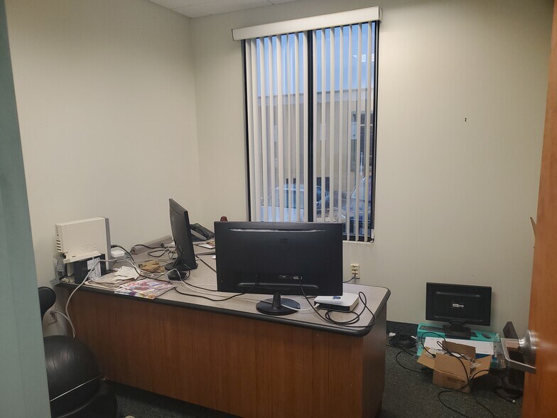 More Photos Of 280 N Main St, East Longmeadow Office For Sale