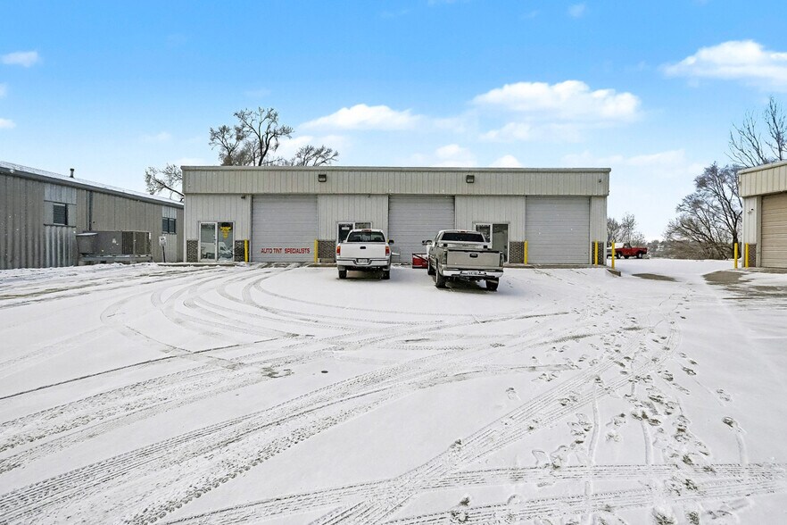 More Photos Of 3145-3149 N 84th Cir, Omaha Warehouse For Sale