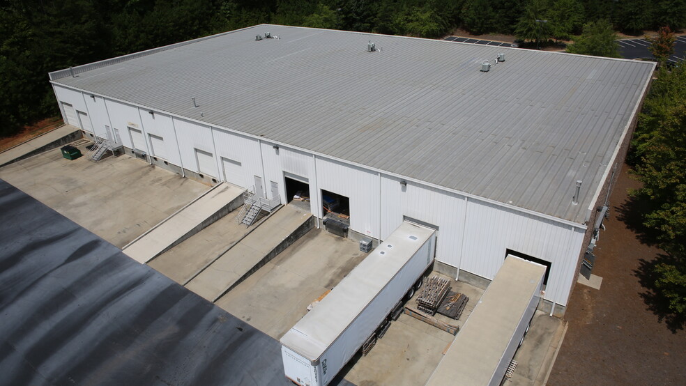 More Photos Of 5500 S Cobb Dr, Smyrna Warehouse For Lease