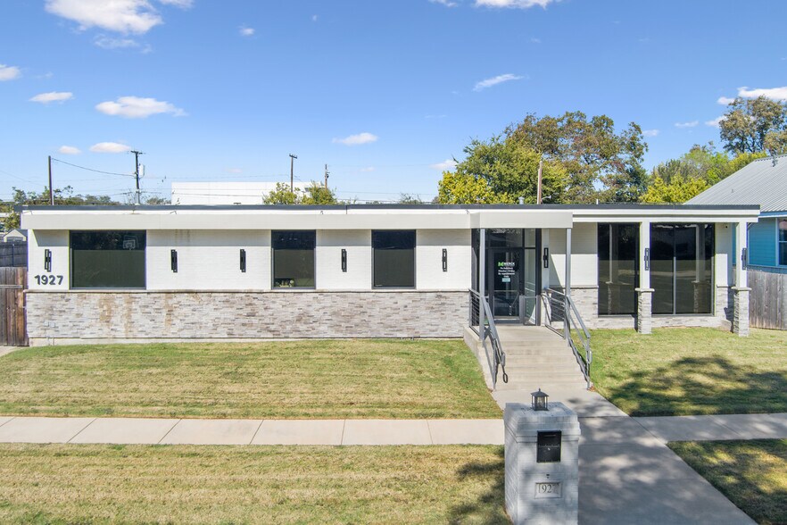 More Photos Of 1927 Columbus Ave, Waco Office For Sale