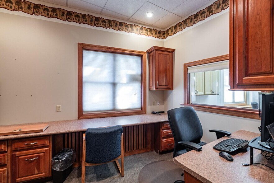 More Photos Of 2423-2425 16th St S, Ln, La Crosse Industrial For Lease