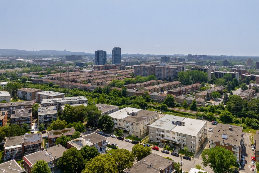 More Photos Of 10300 Tsse Fleury, Montréal Apartments For Sale