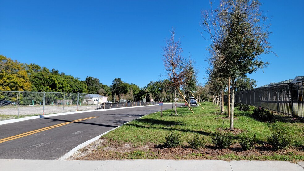 More Photos Of 425 S Woodland Blvd, Deland Office For Sale