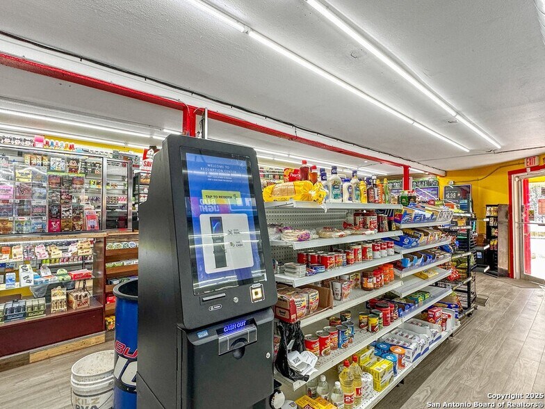 More Photos Of 702 Avenue H, Poteet Freestanding For Sale